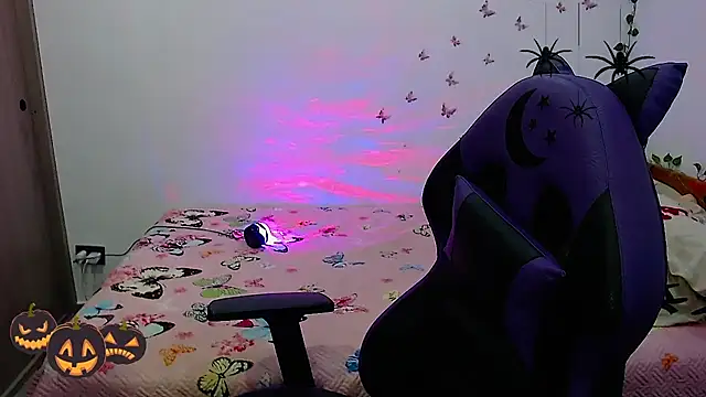 Snapshot of OriannaDomenechi chatting on 10/07/25, 01:03 OriannaDomenechi online show from 10/07/25, 01:03