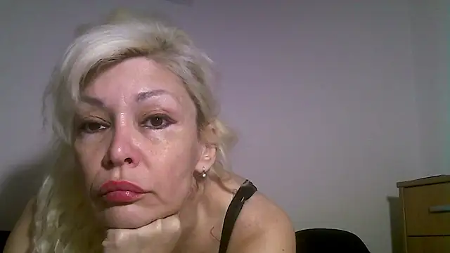 EvaaMina online show from 04/24/26, 01:35