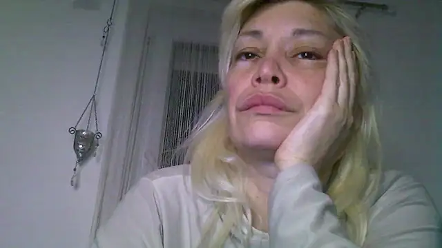 EvaaMina online show from 05/02/26, 06:13