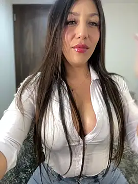MiaJones21 online show from 05/05/26, 12:18