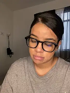 trianawhite online show from 12/26/24, 07:16