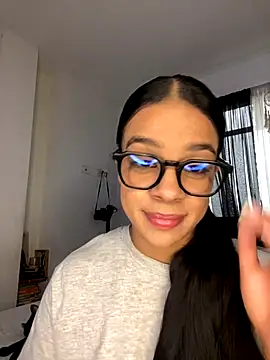 trianawhite online show from 09/16/25, 02:18