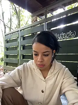 trianawhite online show from 11/29/25, 03:15