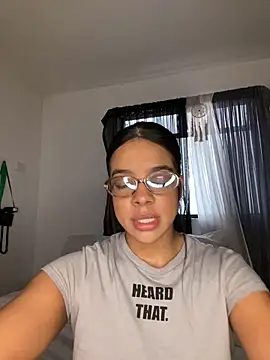 trianawhite online show from 12/21/25, 03:19