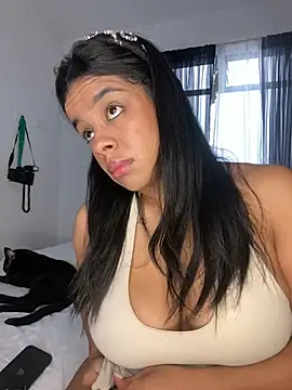 trianawhite online show from 02/09/26, 03:05