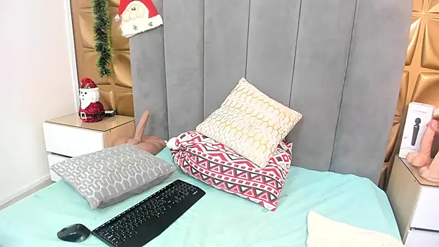 Snapshot of melani_dream chatting on 01/04/25, 01:42 melani dream online show from 01/04/25, 01:42
