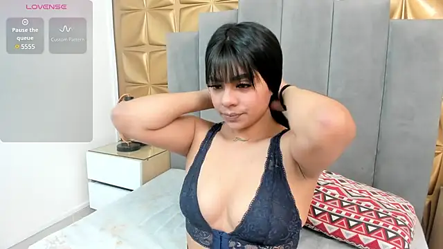 Snapshot of melani_dream chatting on 02/17/25, 01:42 melani dream online show from 02/17/25, 01:42