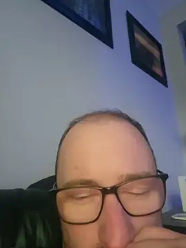 gdawg78 online show from 09/29/25, 07:51