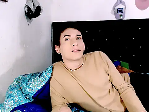 Snapshot of camii_extrange chatting on 02/15/26, 07:43 camii extrange online show from 02/15/26, 07:43