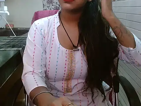 LovingPihu online show from 09/21/25, 05:42