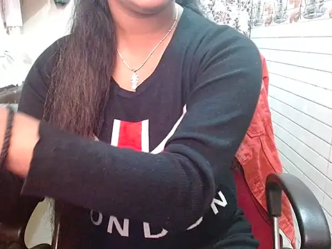 LovingPihu online show from 02/03/26, 06:00