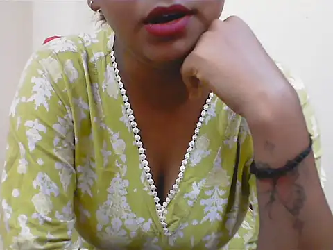 LovingPihu online show from 07/15/26, 05:34