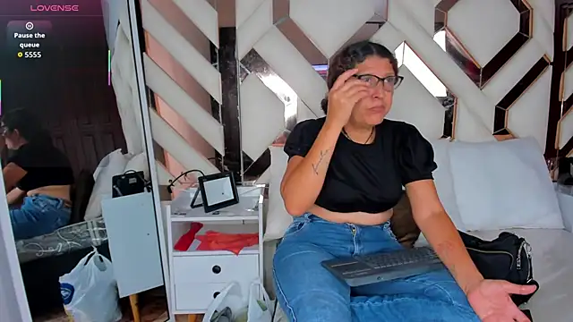 Keyla Milf online show from 12/19/25, 03:13