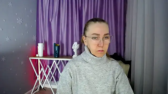 queen a n i online show from 01/18/25, 10:28