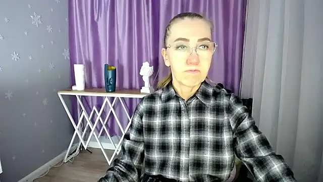 queen a n i online show from 01/27/25, 07:56