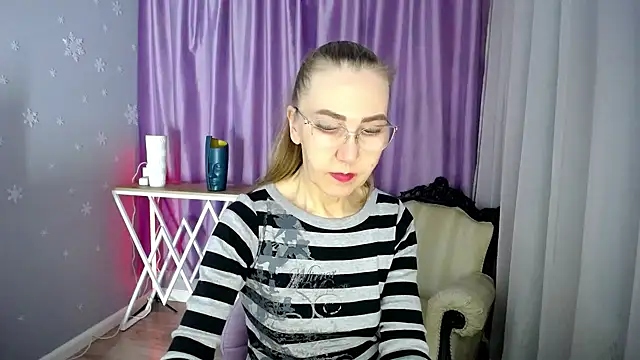 queen a n i online show from 01/30/25, 12:27