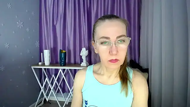 queen a n i online show from 02/26/25, 12:25