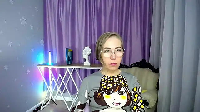 queen a n i online show from 11/02/25, 10:39