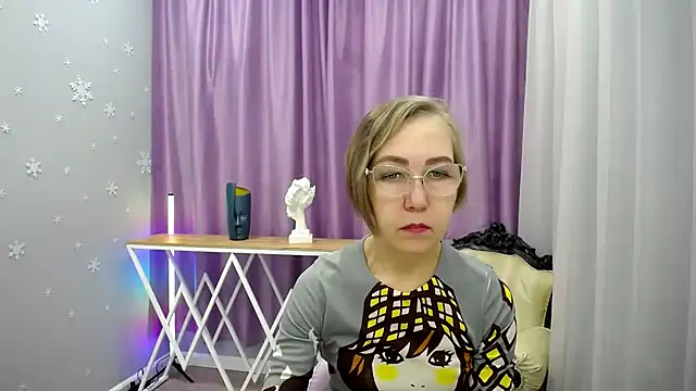 queen a n i online show from 11/17/25, 12:00