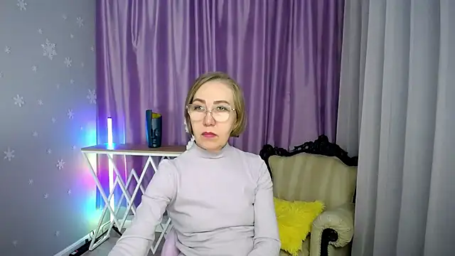 queen a n i online show from 11/27/25, 09:00