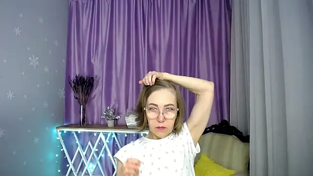 queen a n i online show from 03/25/26, 08:09