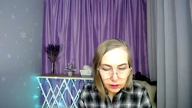 queen a n i online show from 04/21/26, 10:43