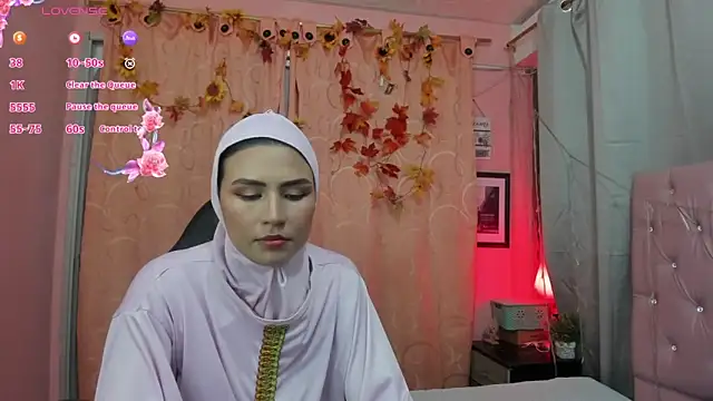 Snapshot of DarshaKhemu chatting on 09/16/25, 08:43 DarshaKhemu online show from 09/16/25, 08:43