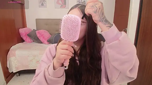 Miley Baker online show from 11/21/25, 01:10