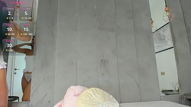 Naila18 online show from 09/13/25, 07:19