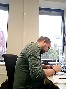 Snapshot of Tj1sen chatting on 12/02/24, 11:23 Tj1sen online show from 12/02/24, 11:23