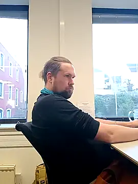 Snapshot of Tj1sen chatting on 12/09/24, 12:40 Tj1sen online show from 12/09/24, 12:40