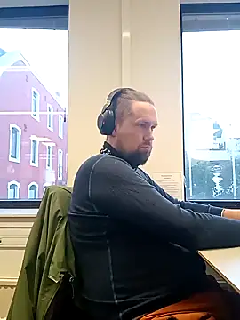 Snapshot of Tj1sen chatting on 01/10/25, 09:23 Tj1sen online show from 01/10/25, 09:23