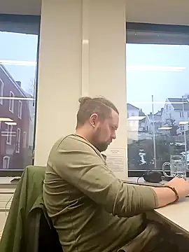 Snapshot of Tj1sen chatting on 01/13/25, 01:17 Tj1sen online show from 01/13/25, 01:17