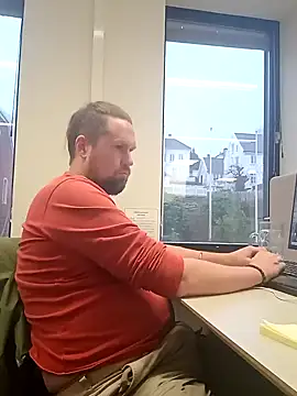 Snapshot of Tj1sen chatting on 01/17/25, 11:49 Tj1sen online show from 01/17/25, 11:49