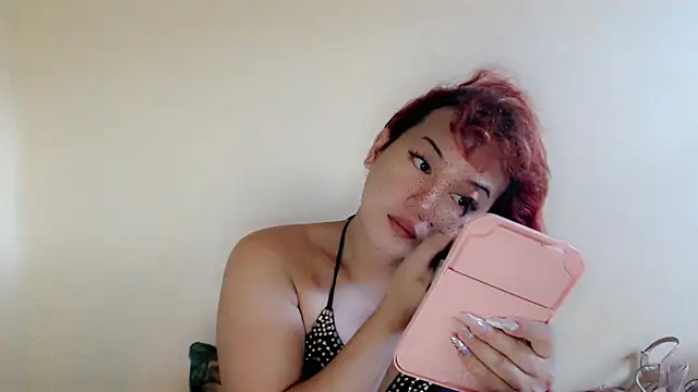 Snapshot of beatrice_21 chatting on 07/05/26, 11:12 beatrice 21 online show from 07/05/26, 11:12