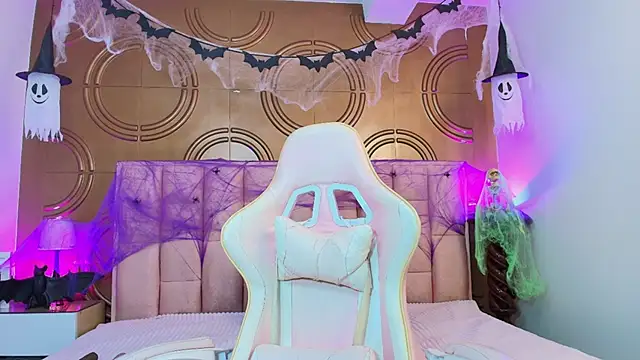 Snapshot of valeriaa19 chatting on 10/08/25, 05:27 valeriaa19 online show from 10/08/25, 05:27