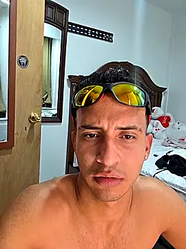 Torresmor online show from 11/22/25, 01:48