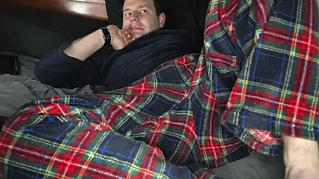 Snapshot of _gallego_96_ chatting on 11/28/25, 09:06 gallego 96 online show from 11/28/25, 09:06