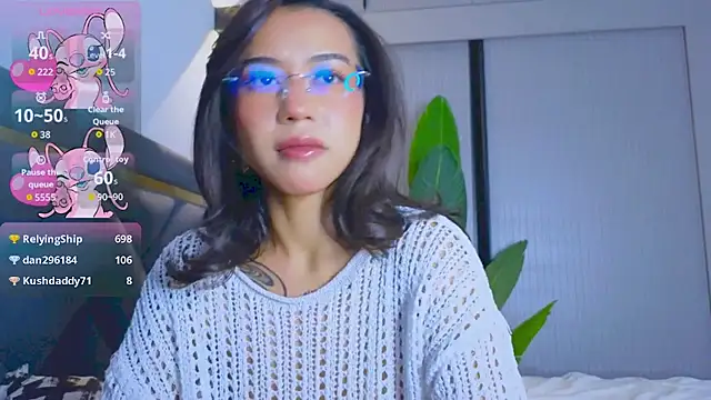 Mia Tin online show from 11/15/25, 02:24