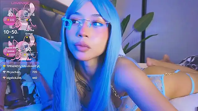 Mia Tin online show from 11/30/25, 03:16