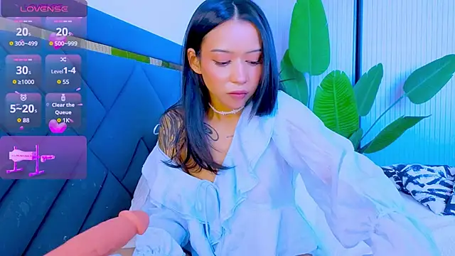 Mia Tin online show from 04/20/26, 08:28