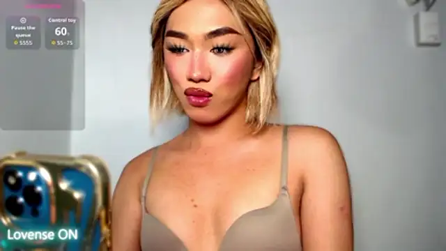 Local Hoelyx online show from 10/31/25, 07:37