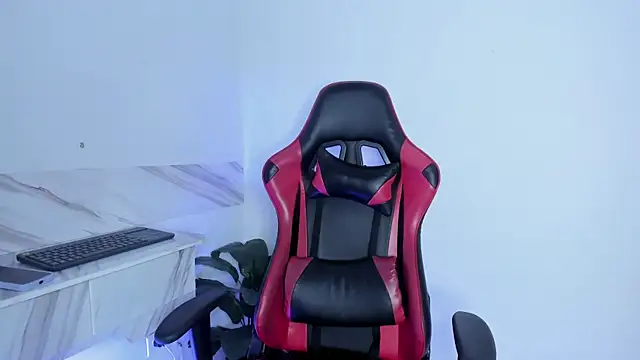  liathompsom09 online show from 01/13/25, 12:02