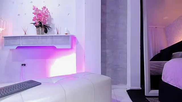  liathompsom09 online show from 02/13/25, 08:13