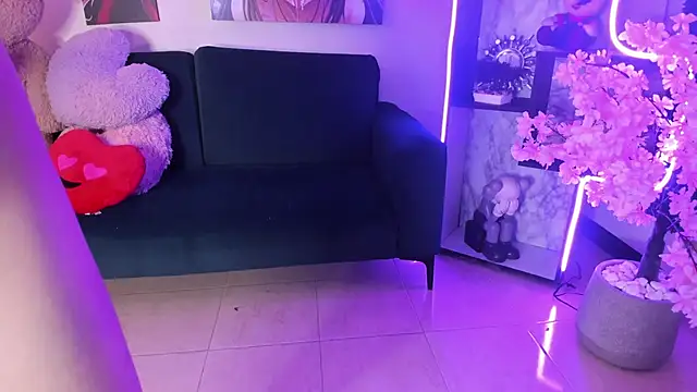  liathompsom09 online show from 02/06/26, 10:57