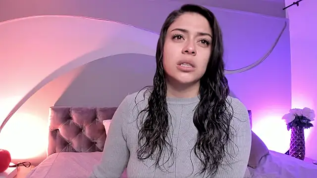 Nicolle W online show from 02/25/25, 11:52