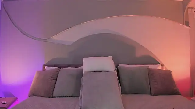 Nicolle W online show from 11/05/25, 11:43