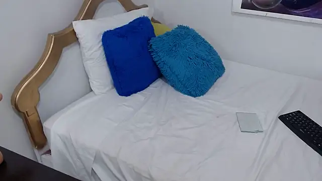 emiliaa hot online show from 02/14/25, 10:04