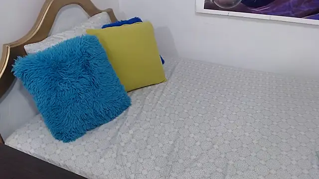 emiliaa hot online show from 02/15/25, 09:26