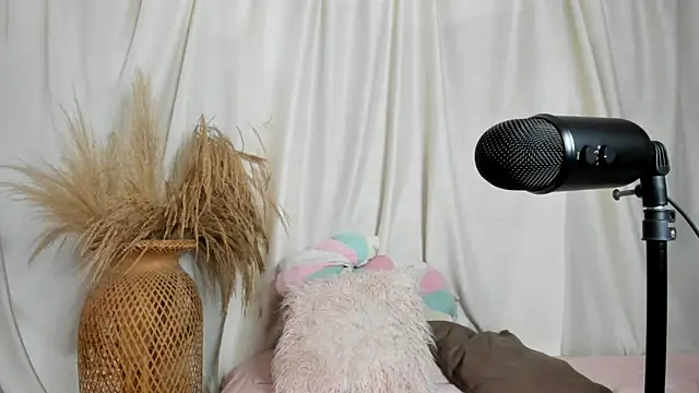 susy angel online show from 09/13/25, 01:11